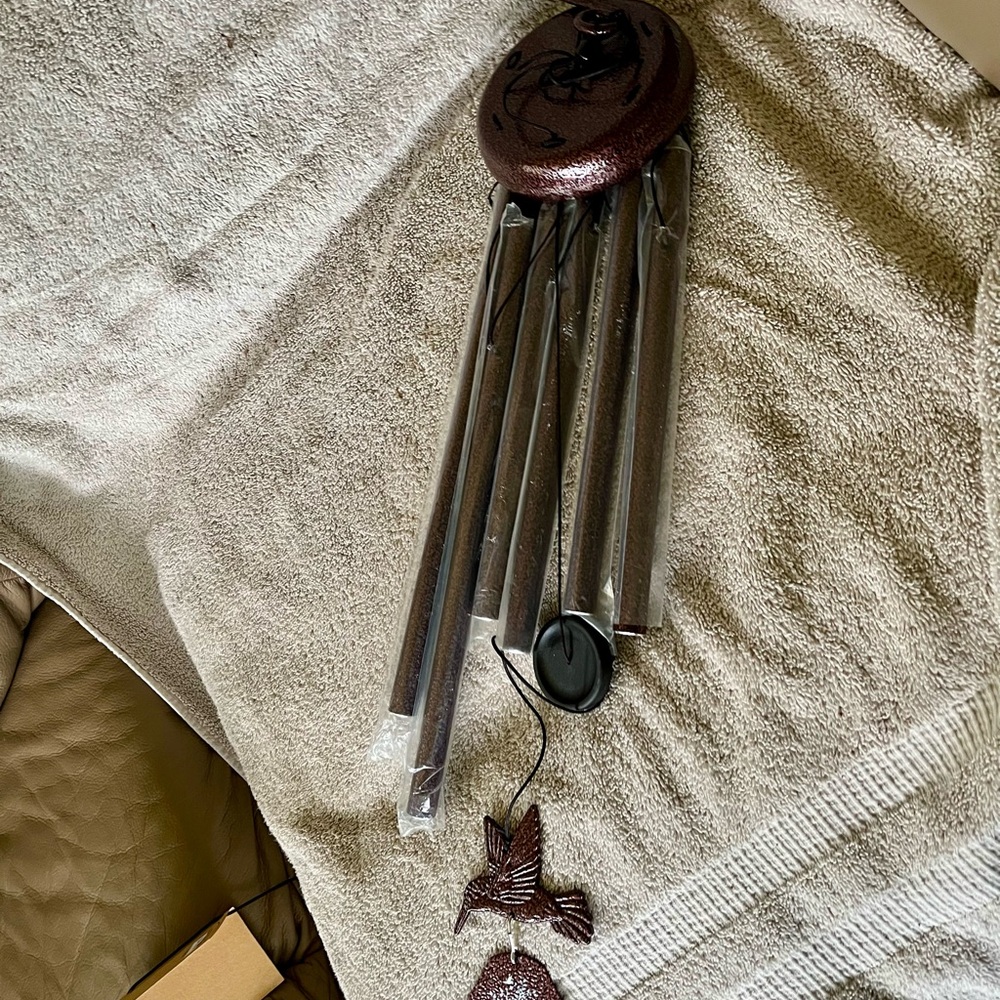 NWOT Charming Bronze Hummingbird Wind Chime - Memory Chime
